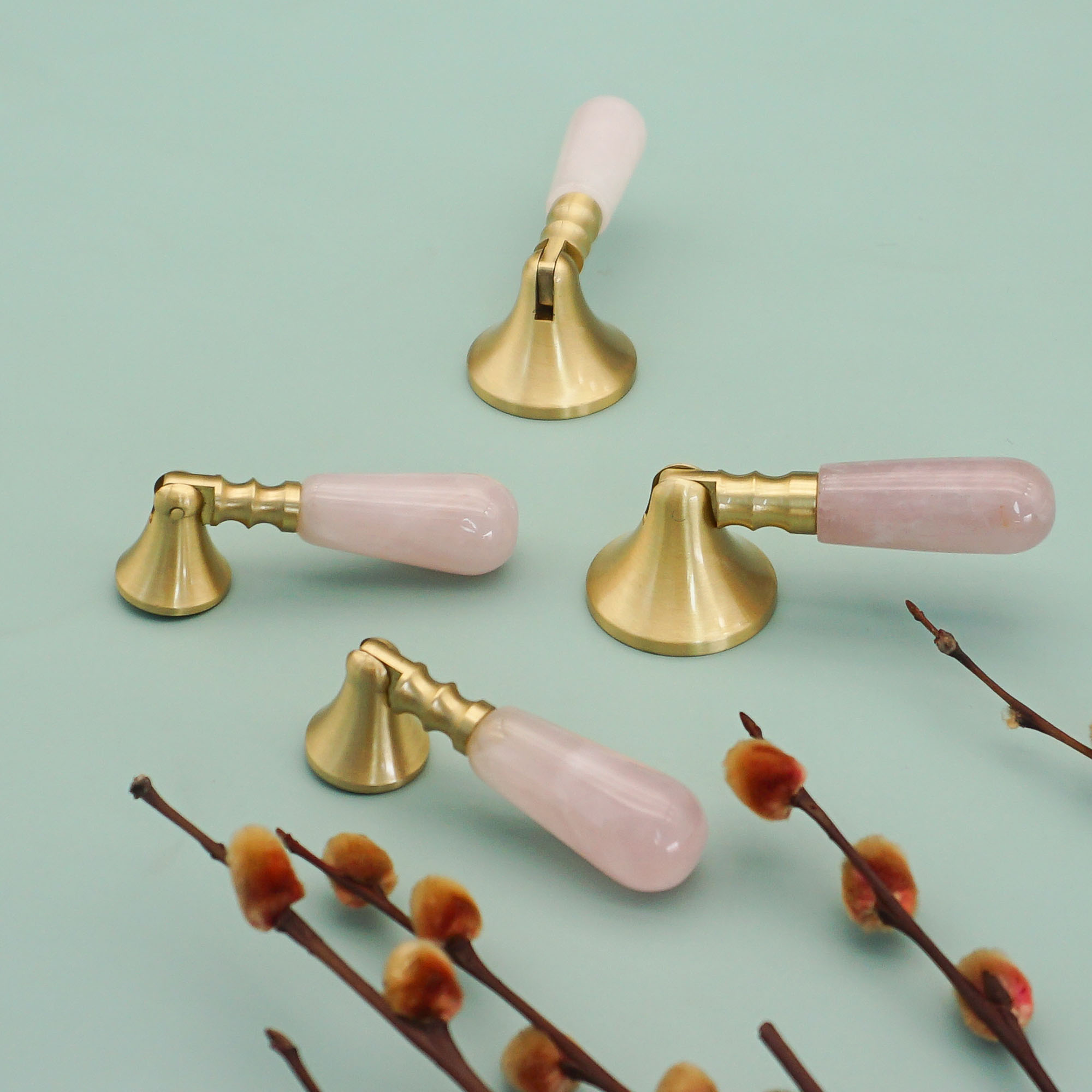 Pink Crystal + Brass Door Knob - Furniture Hardware Drop Pulls recension och pris
